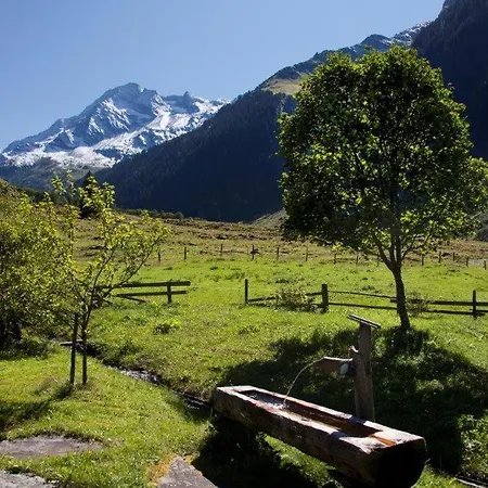 Garni Roesslhof Guest house
